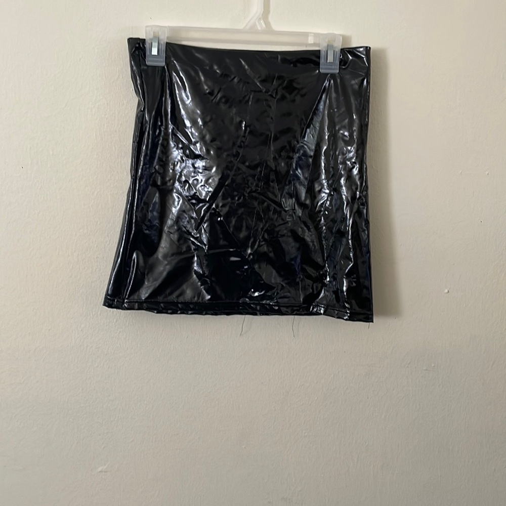 I’m selling because it’s too tight on me.